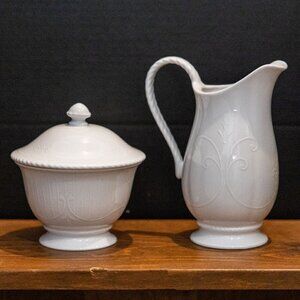 𝅺Lenox Swedish Lodge Collection Sugar Bowl & Creamer in White